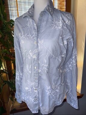Cino Martinique Light Blue Daisy Embroidered Crinkle Cotton Shirt